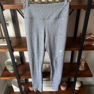 DOYOUEVEN high waist full 7/8 length grey white print leggings women’s medium